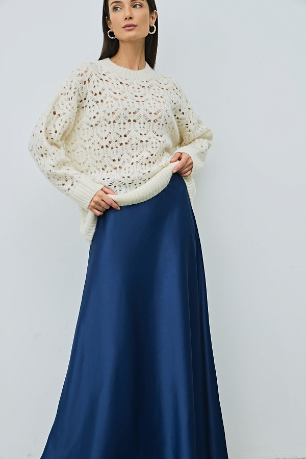 Роскошь вне времени: как носить шелк в повседневной жизни и не выглядеть слишком нарядно. Фото 2