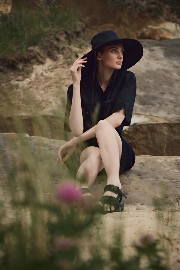 С чем носить сандалии на плоской подошве? Фото 4