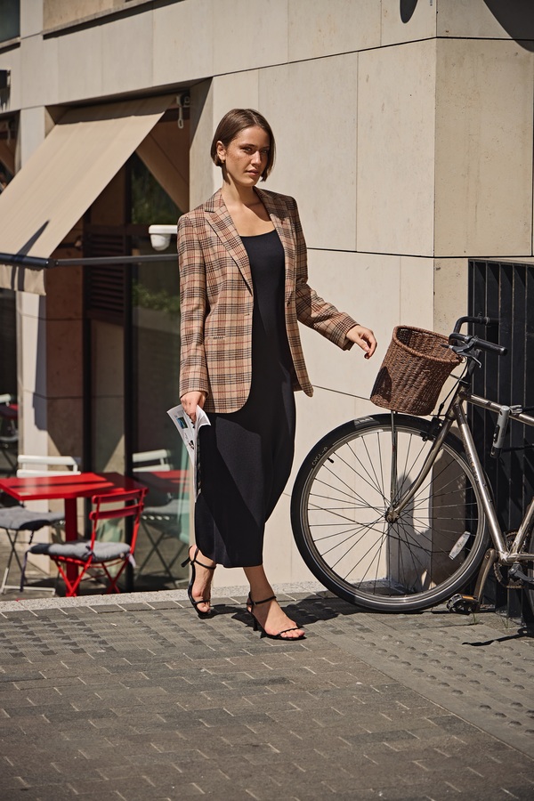 Платья-комбинации: как сделать их актуальными для повседневной жизни и вечерних выходов? Фото 1