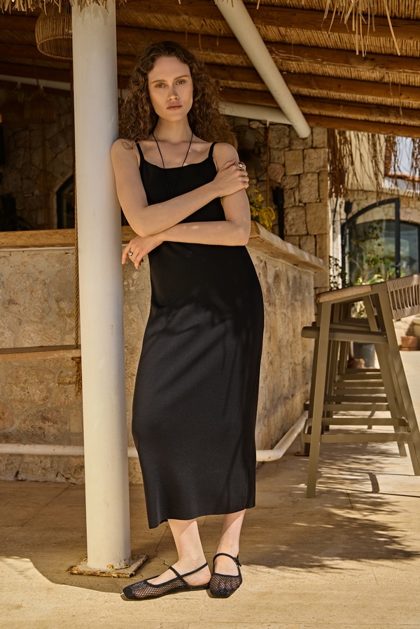 Платья-комбинации: как сделать их актуальными для повседневной жизни и вечерних выходов? Фото 3