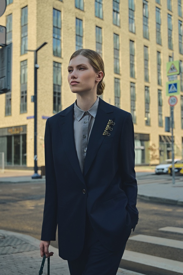 	 Инвестируй в гардероб: 10 жакетов, которые будут актуальны в 2026 году. Фото 8