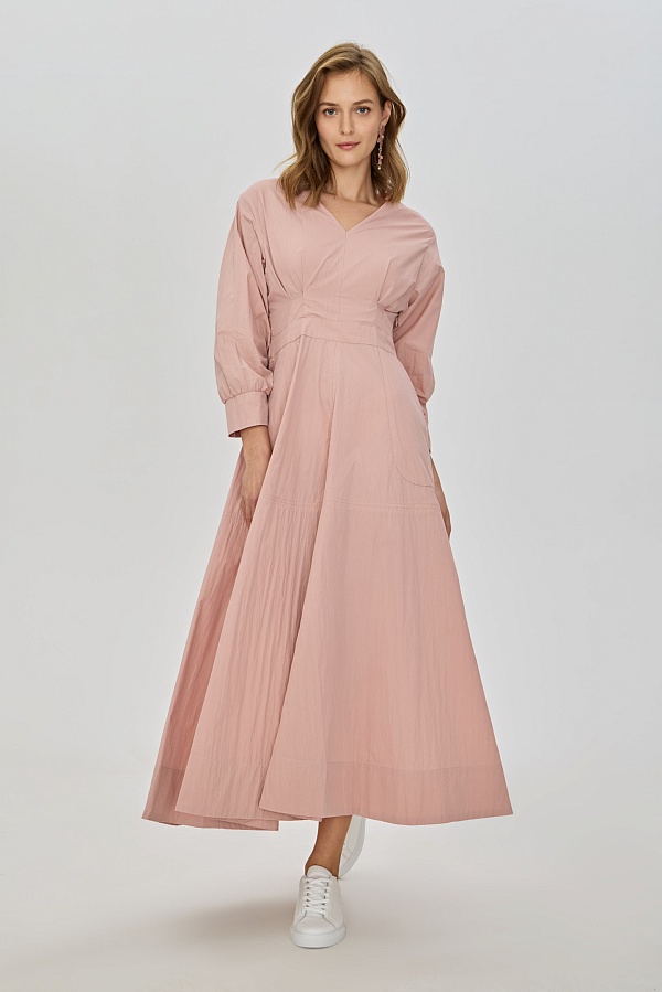 На любой вкус и цвет: 10 платьев, в которых можно провести 8 марта. Фото 6