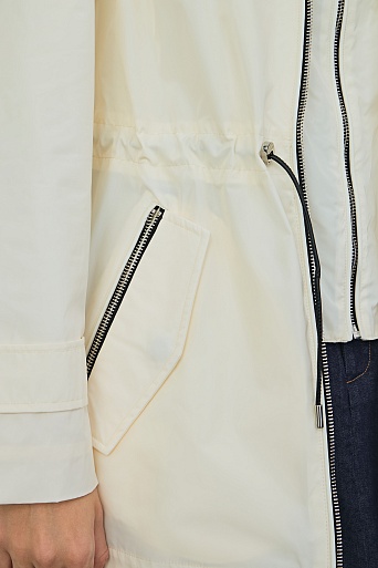 Удлиненная ветровка с капюшоном, молочная