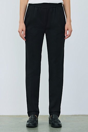 Зауженные брюки из модала на резинке, черные