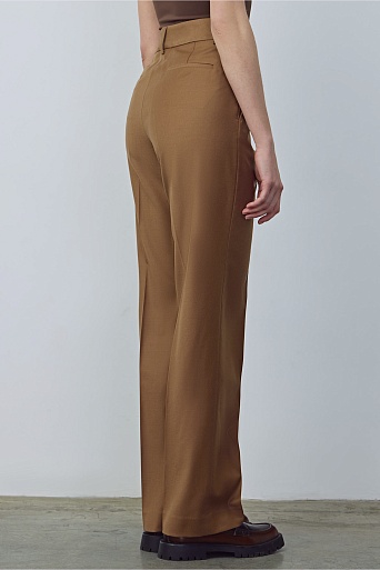 Зауженные костюмные брюки со стрелками, карамельные TYRA