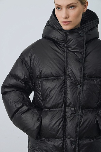 Пуховик-оверсайз с капюшоном, черный