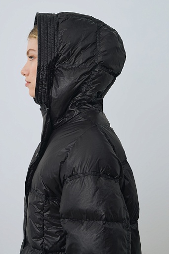 Пуховик-оверсайз с капюшоном, черный