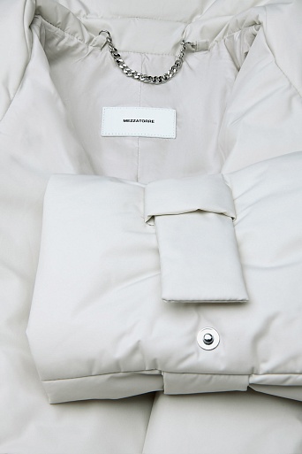 Пальто на поясе, цвет кремовый