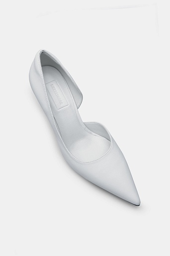 Туфли на каблуке-рюмочке белые