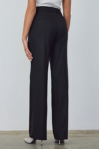 Прямые брюки со стрелками, черные MARIA