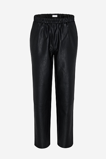 Черные брюки из экокожи