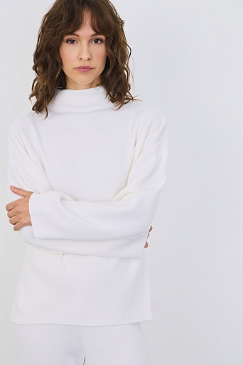 Трикотажный костюм из шерсти, молочный