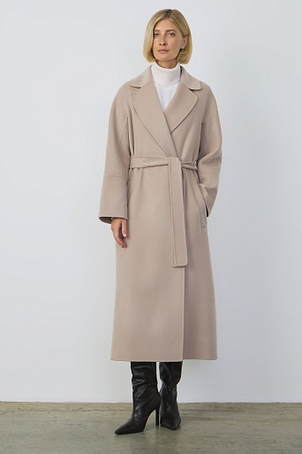 Длинное пальто на поясе, пудровое