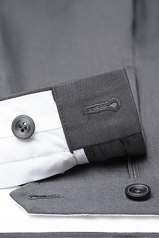 Прямые брюки со стрелками, серые