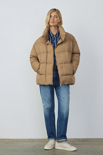 Пуховик с воротником-стойкой, карамельный