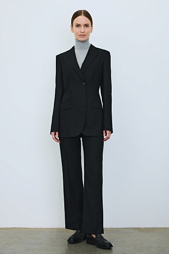 Приталенный жакет с декоративной складкой, черный