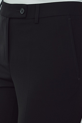 Зауженные брюки, черные EMMY