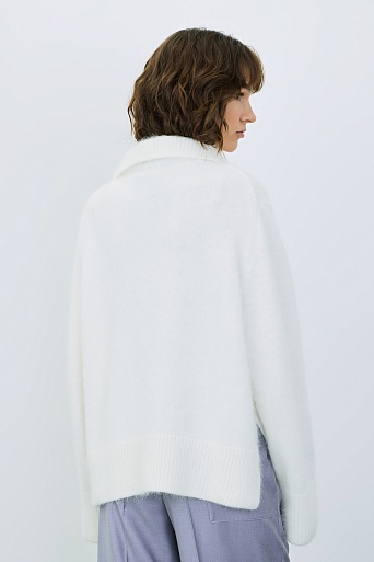 Мохеровый свитер-поло, белый