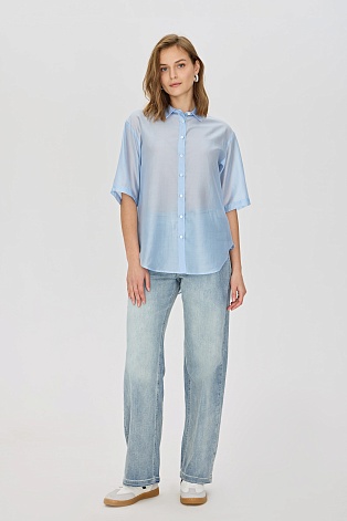 Нежно-голубая блузка с рукавом 1/2