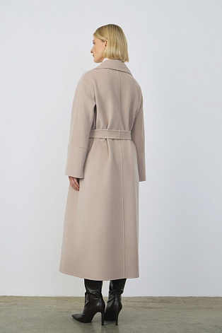 Длинное пальто на поясе, пудровое