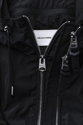 Удлиненная ветровка с капюшоном, черная