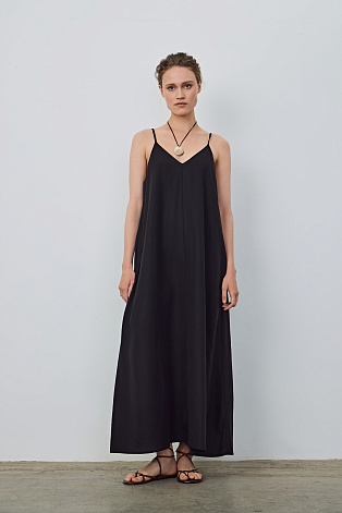 Платье А-силуэта на бретельках, черное