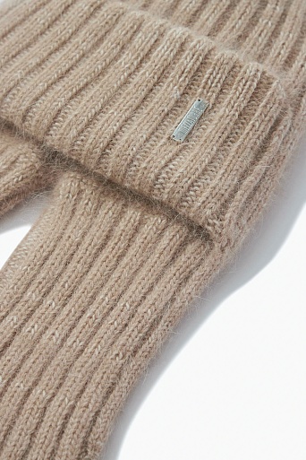 Шапка-ушанка в рубчик с ангорой, бежевая