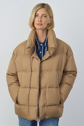 Пуховик с воротником-стойкой, карамельный