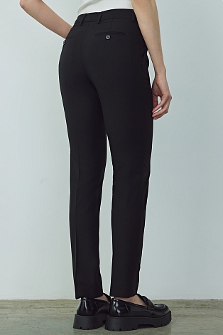 Зауженные брюки, черные E