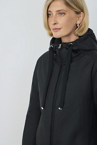 Куртка на молнии, черная