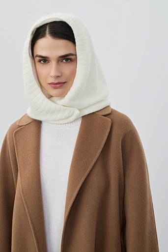 Капор с ангорой, молочный