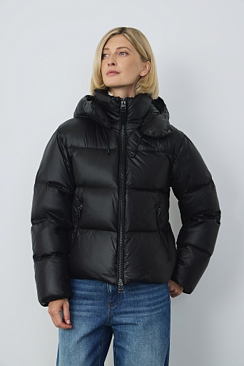 Укороченный пуховик с капюшоном, черный