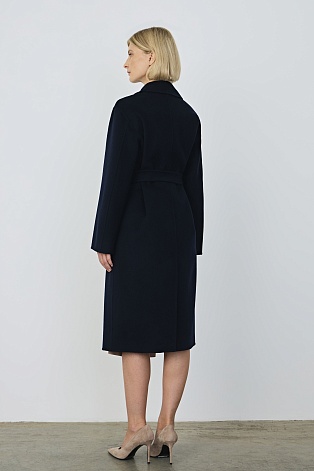 Пальто на пуговицах с поясом, темно-синее