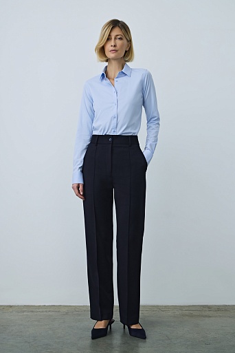 Голубая блуза в рубашечном стиле