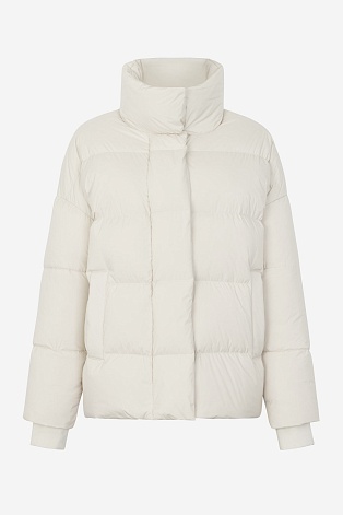 Пуховик с воротником-стойкой, молочный