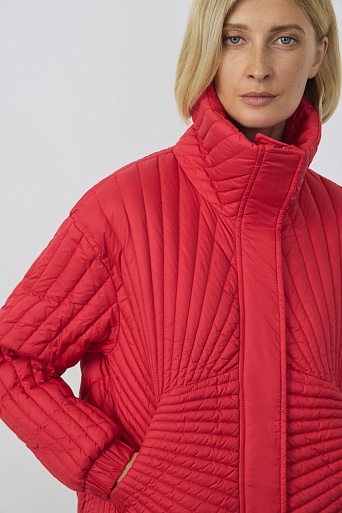 Пуховик с фигурной стежкой, красный