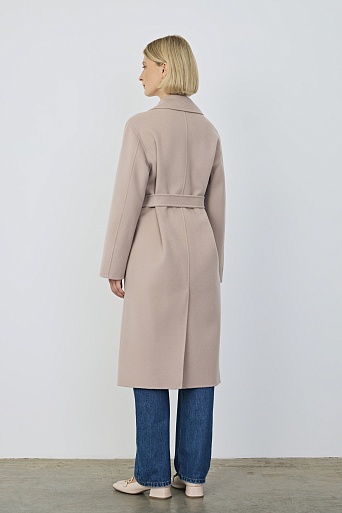 Пальто на пуговицах с поясом, пудровое