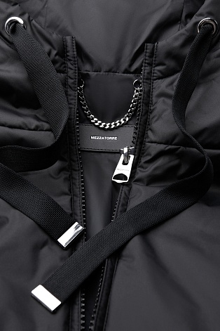 Куртка на молнии, черная