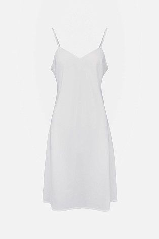 Белое платье на бретелях