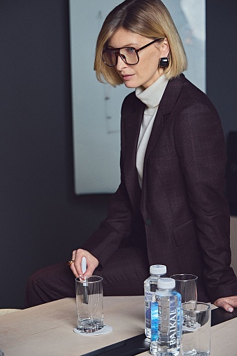 Приталенный жакет на одной пуговице, баклажановый в клетку KARLA