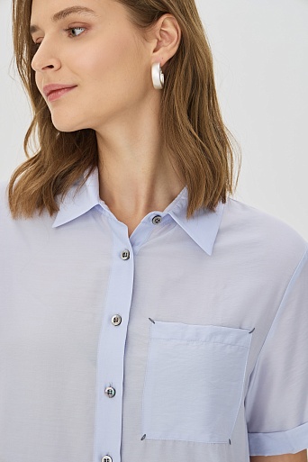 Блузка с коротким рукавом нежно-голубого цвета