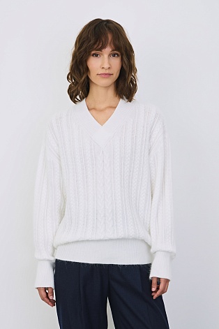 Джемпер с V-образным вырезом с косами, белый