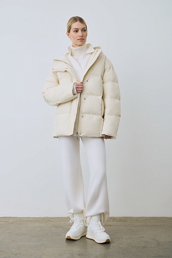 Пуховик-оверсайз с капюшоном, молочный