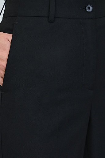 Прямые брюки со стрелками, черные MARIA