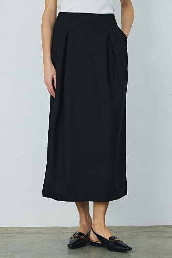 Юбка в складку с разрезом сбоку, черная