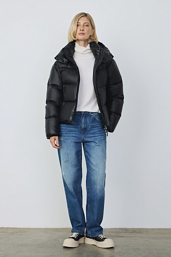 Укороченный пуховик с капюшоном, черный