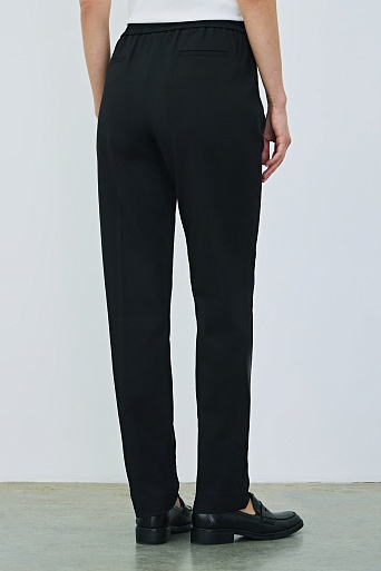Зауженные брюки из модала на резинке, черные