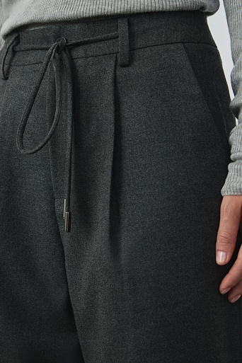 Широкие брюки со шнурком, серые