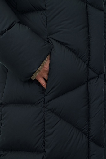 Длинный пуховик со стежкой треугольниками, иссиня-черный