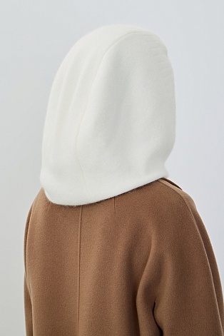 Капор с ангорой, молочный